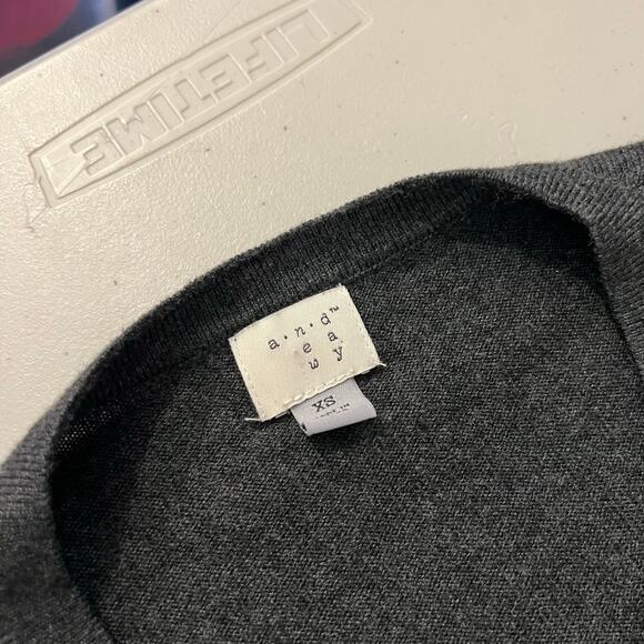 Gray Button Front Crystal Embroidered Holiday Winter Cardigan Sweater Size XS - Picture 5 of 11